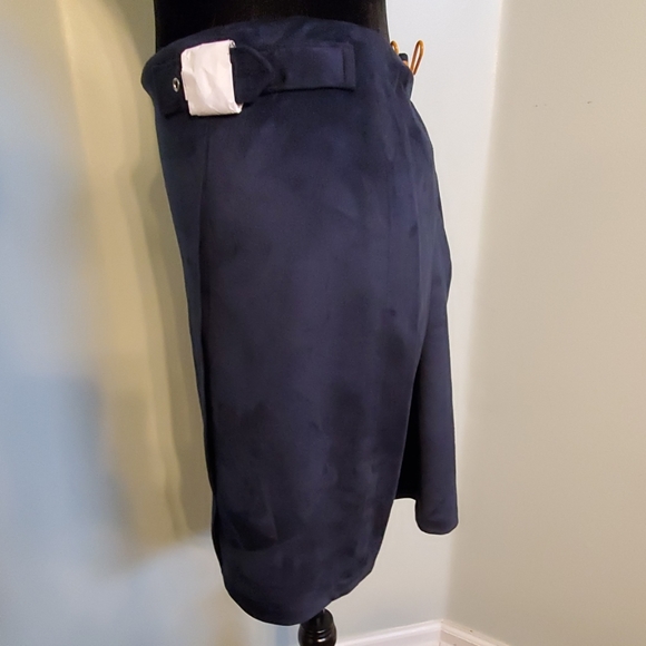 NWT- The Limited womens suede look buckle skirt 16 - Picture 3 of 4